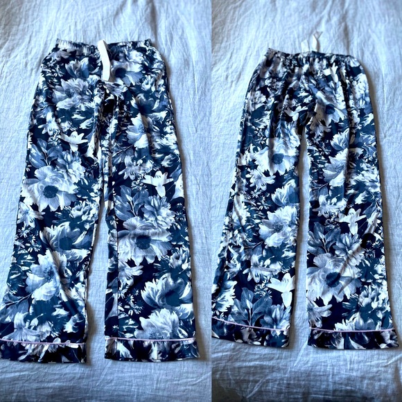 Victoria's Secret Other - Victoria’s Secret 🤫 Floral Black and White Pajama Pants